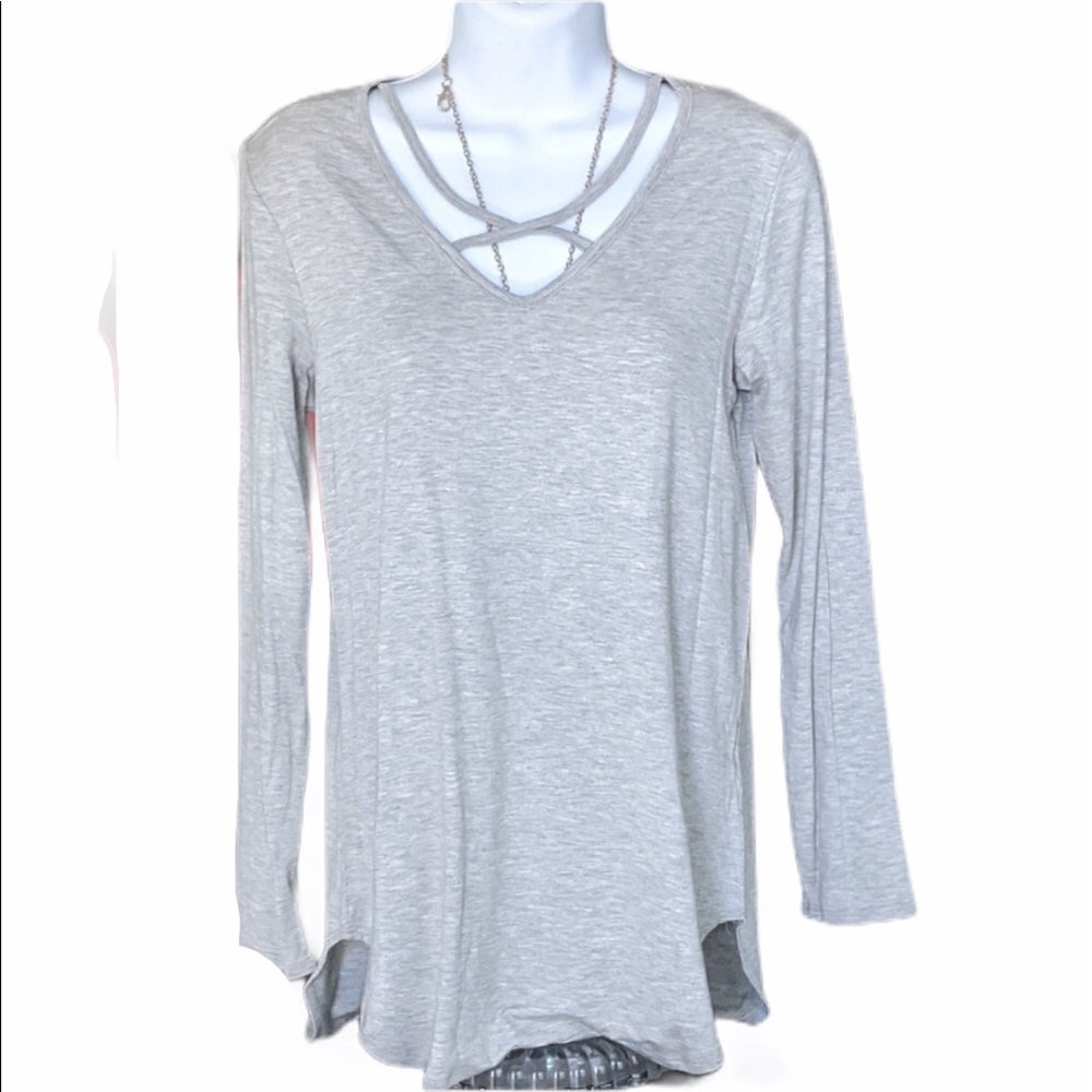 .🤍V Neck Long Sleeve Top🤍.